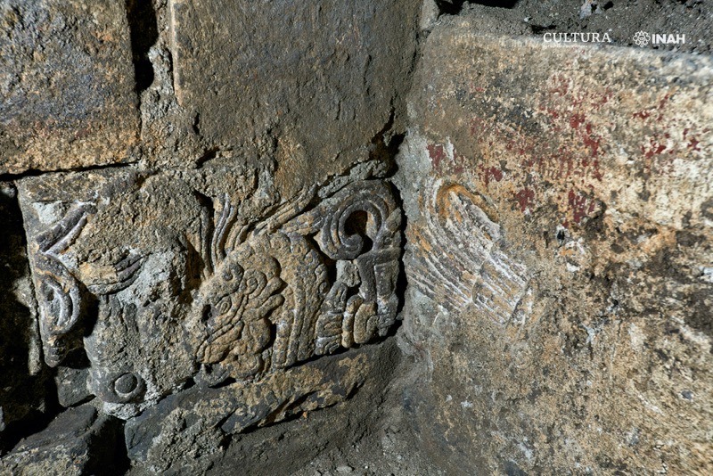 Descubren en Monte de Piedad restos del Palacio de Axayácatl 