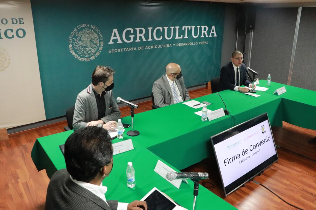 Firman convenio para incrementar productividad agrícola