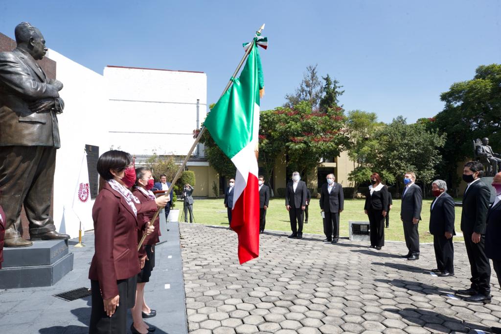 IPN rindió homenaje al General Lázaro Cárdenas 