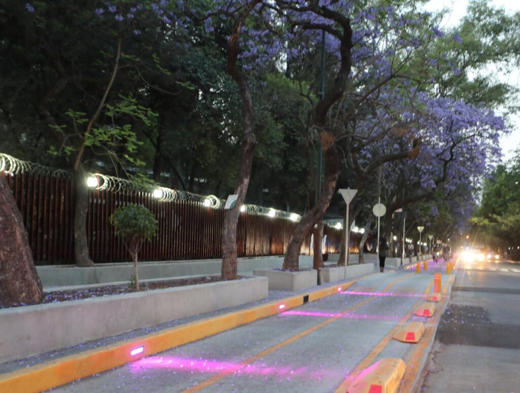 Inaugura Miguel Hidalgo  primer ciclovía luminosa 