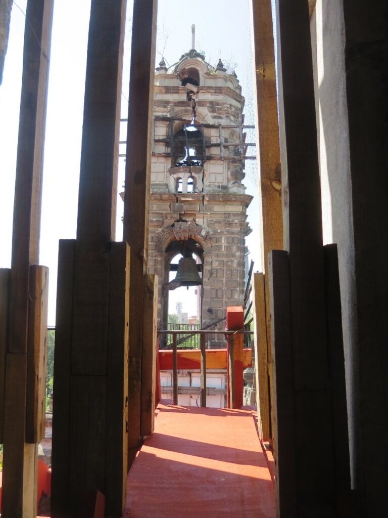 Continúa restauración de la Iglesia de la Santa Veracruz