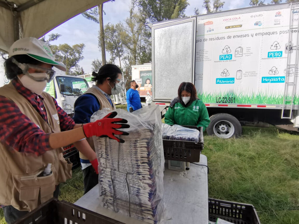 Habrá despensas: plantas y libros en mercado de trueque 