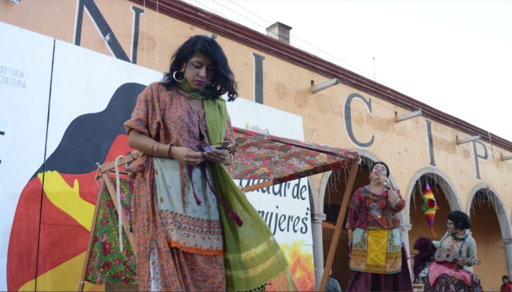 Artista Maryed Soriano conjuga música y poesía 