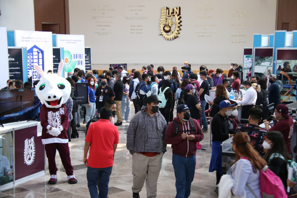 Más de 18 mil jóvenes en la Expo Profesiográfica 