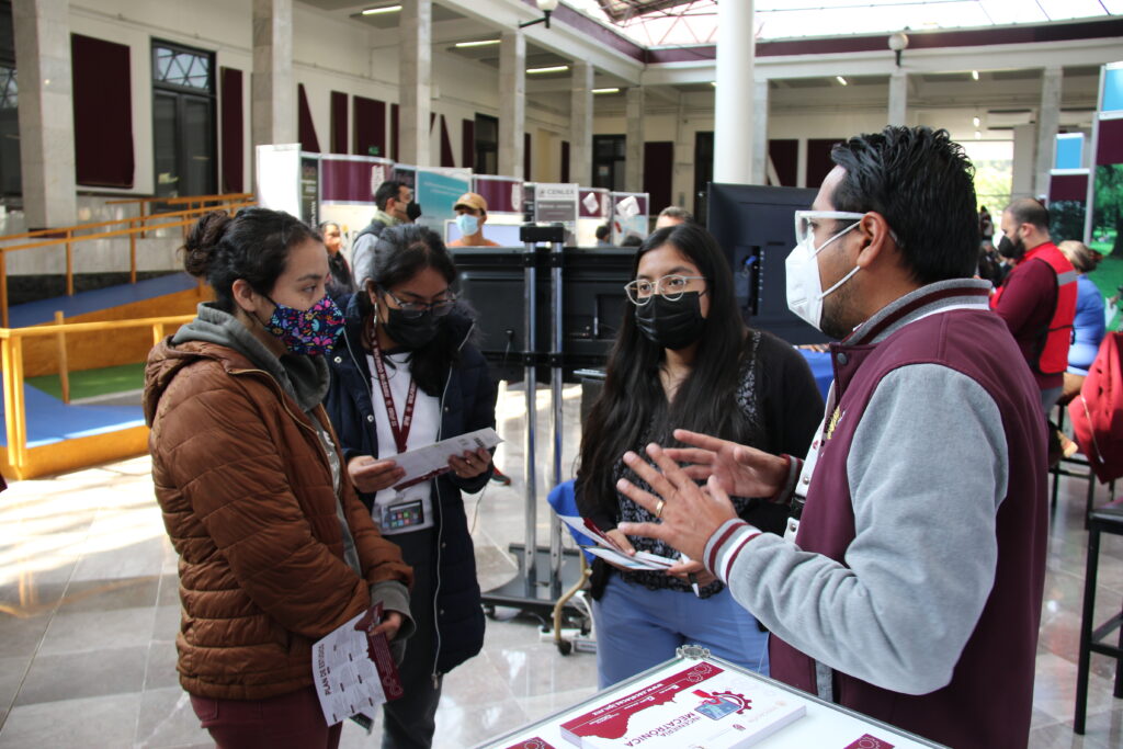 Más de 18 mil jóvenes en la Expo Profesiográfica 