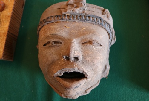 Restituyen a México piezas arqueológicas del virreinato