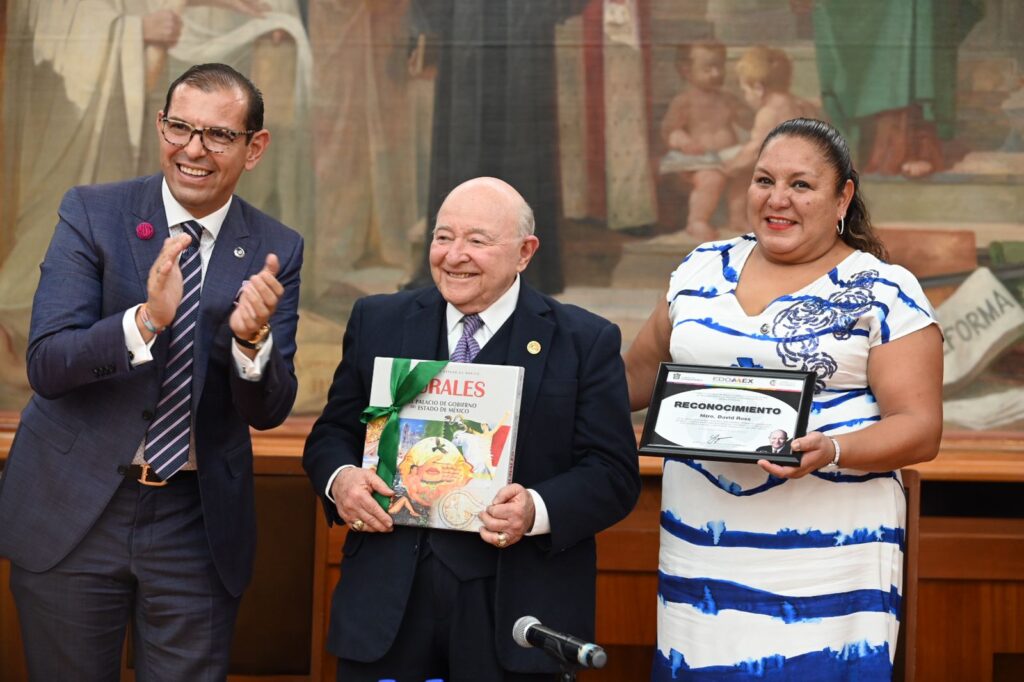 Homenajean a David Ross en Congreso mexiquense