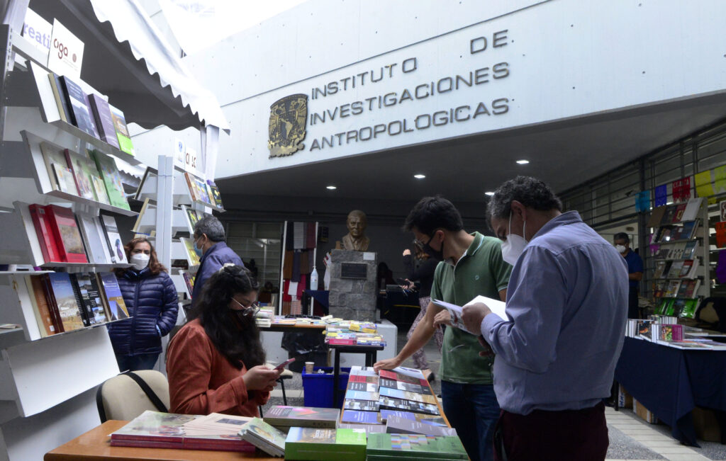 Vuelve la XIV Feria del Libro Antropológico en la UNAM