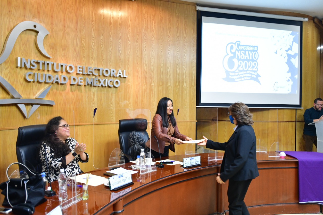 Premia IECM a ganadores del Concurso de Ensayo 2022 - Prensa Animal