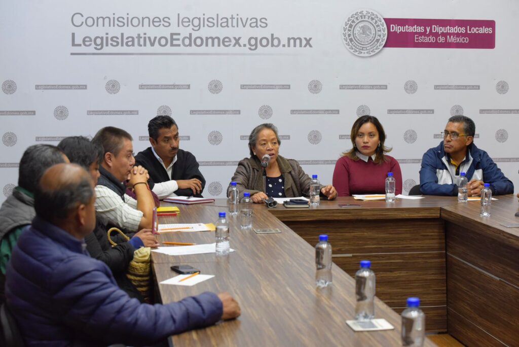 Exigen a alcalde de Ecatepec respetar pueblos originarios
