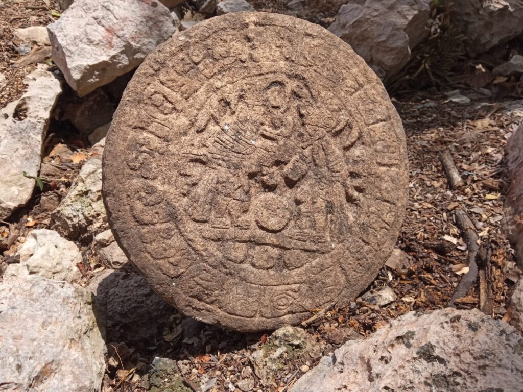 Descubren en Chichén Itzá marcador de Juego de Pelota