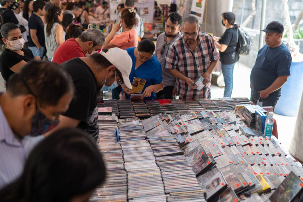 Reúne 15º gran remate de libros y películas 