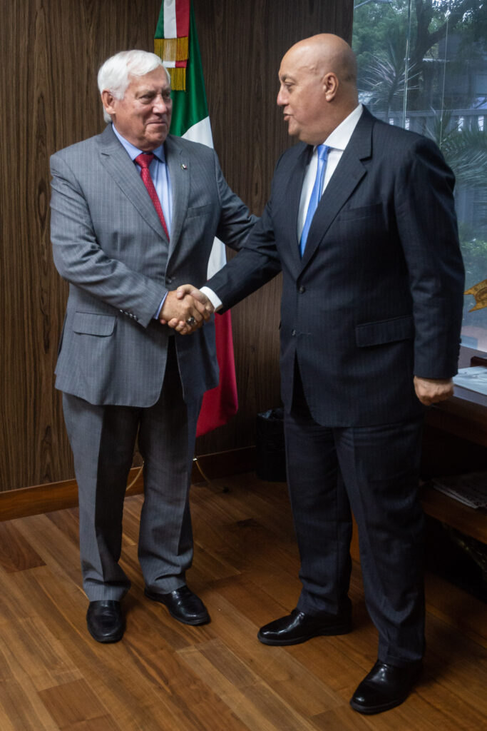 México y Argelia cooperan en cultivo de nopal y pesca 