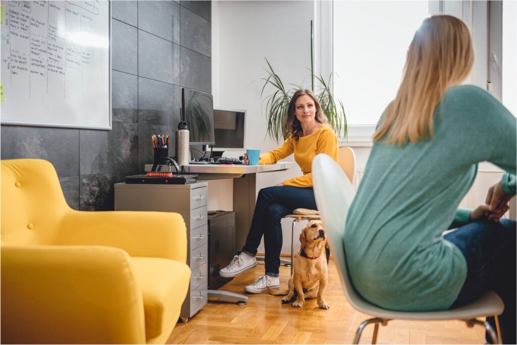 ¿Llevar a tu perro a la oficina te hará más productivo? 