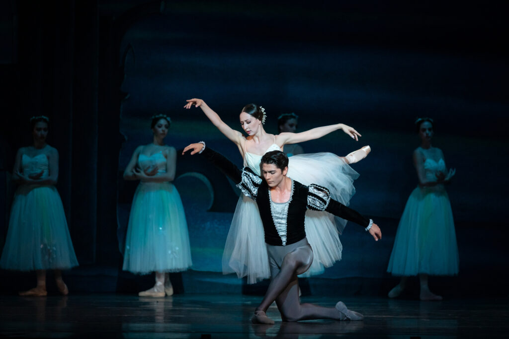 Giselle llega a la Sala Miguel Covarrubias 