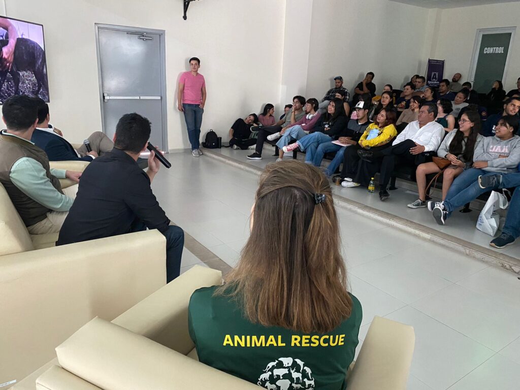 Reúnen a expertos en bienestar animal en Aguascalientes