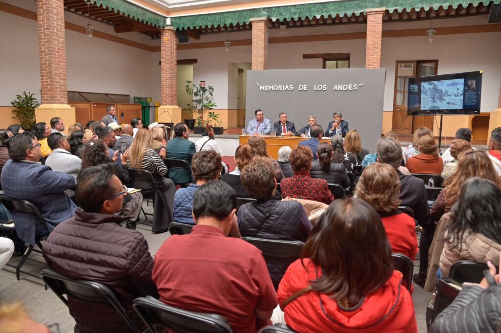 Presentan el libro ‘Milagro de los Andes’ 