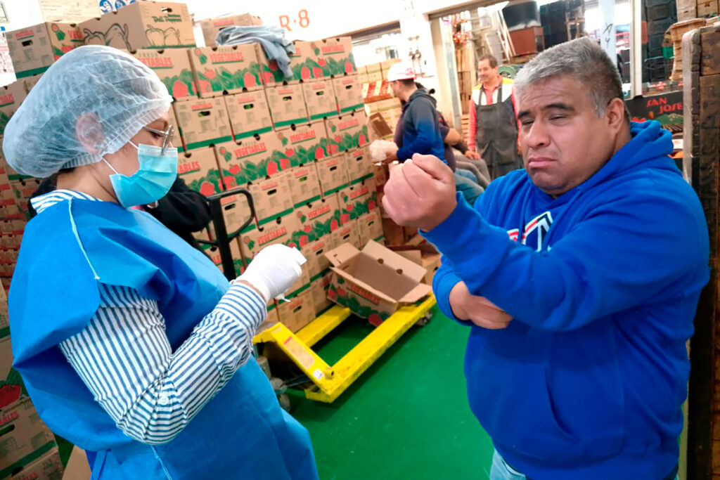 Reconocen a comerciantes de la Central de Abasto 