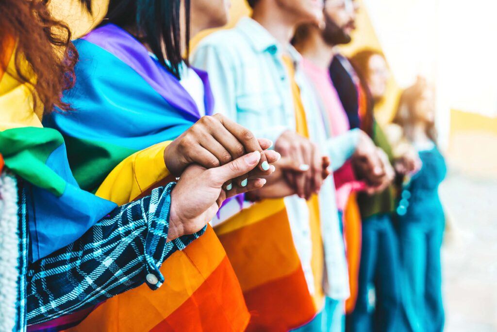 Comunidad LGBTTTIQA+ enfrenta doble discriminación 