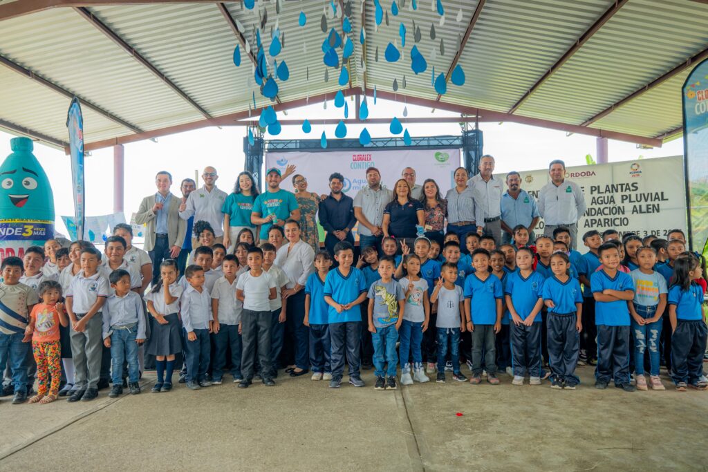 Inauguran sistemas de captación de agua de lluvia 