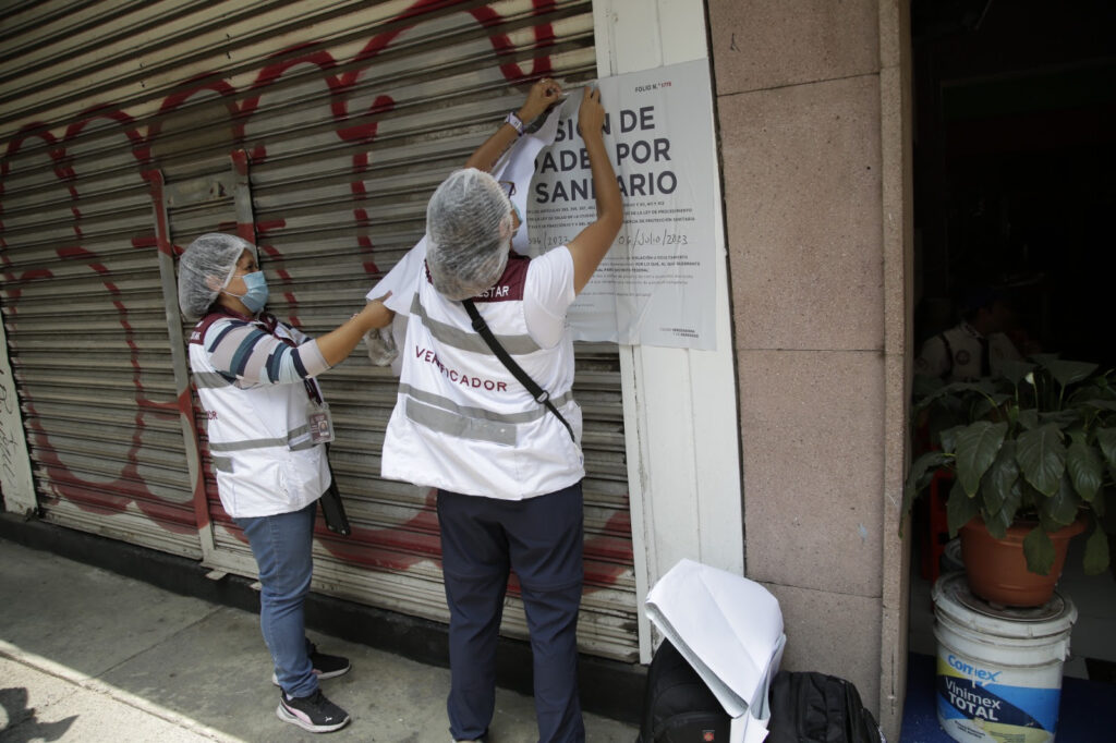 Vigilan preparación de alimentos de venta callejera 