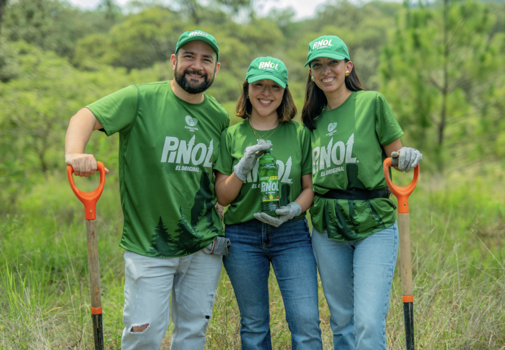 Reforestan más de 7 hectáreas de bosques  