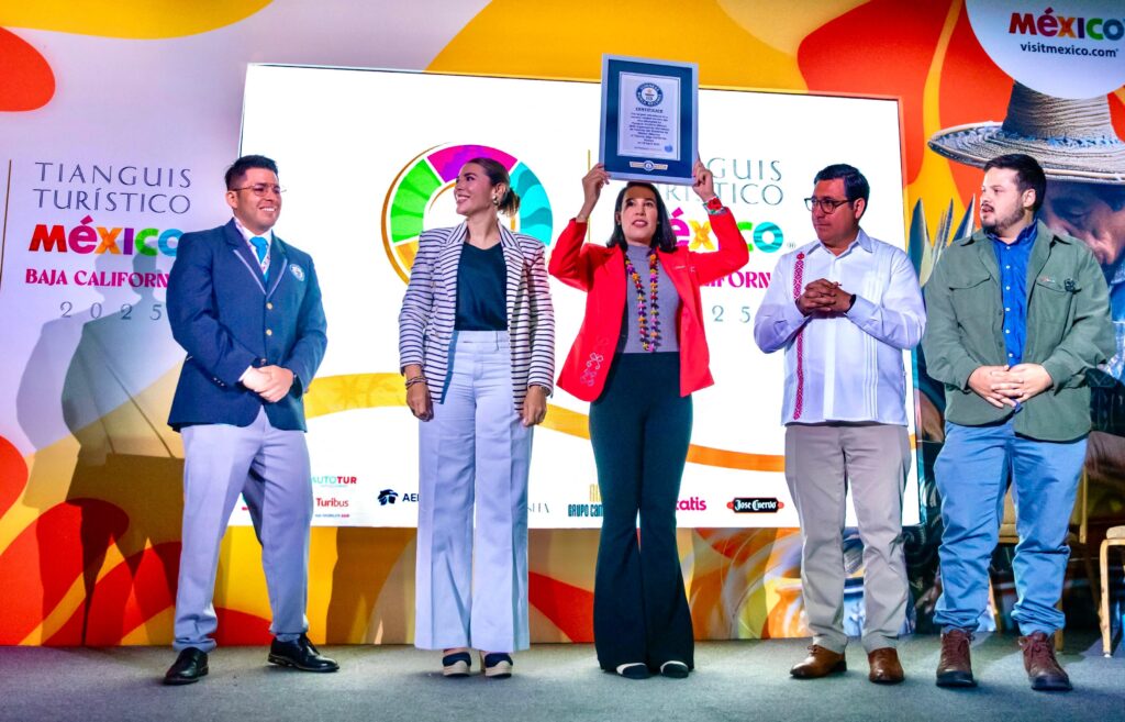Tianguis Turístico rompe Récord Guinness