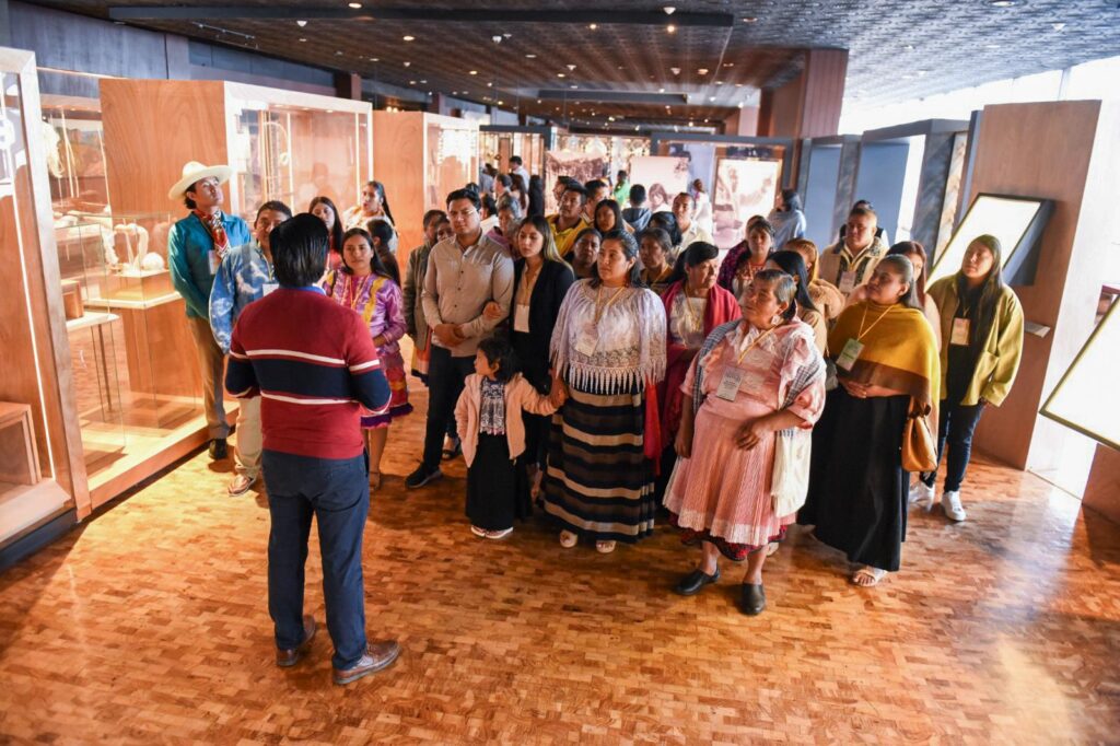 Premian a ganadores del Concurso de Textiles 2025