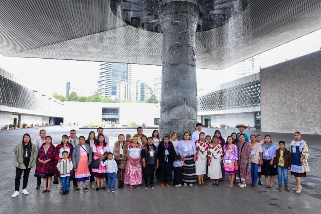 Premian a ganadores del Concurso de Textiles 2025