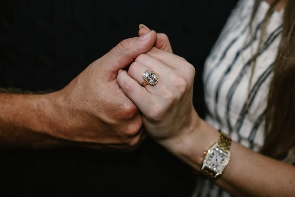 Los 10 anillos de compromiso más caros del siglo XXI