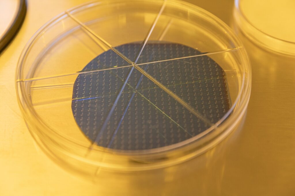 Trabaja IPN en innovación de semiconductores