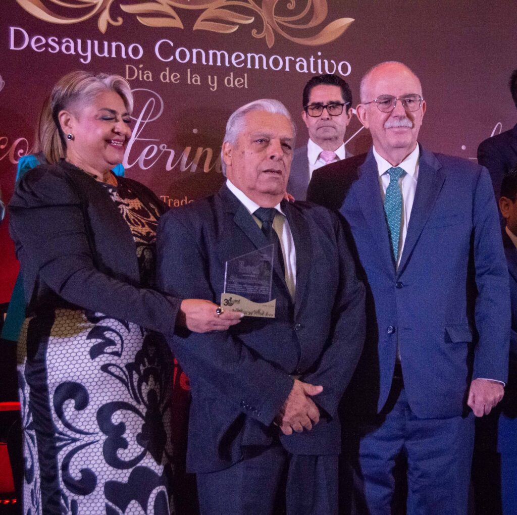 Reconocen a médicas y médicos veterinarios