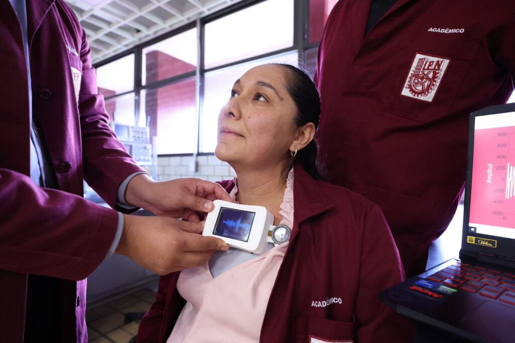 Crean en IPN estetoscopio que detecta daño cardiaco 