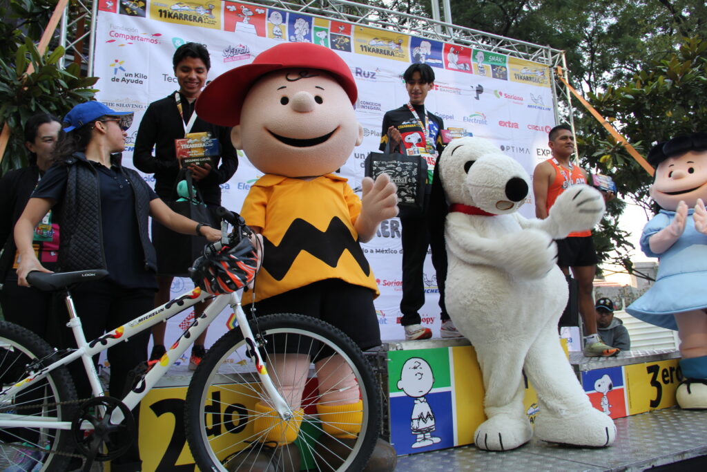 Un Kilo de Ayuda celebró el 75º aniversario de Snoopy