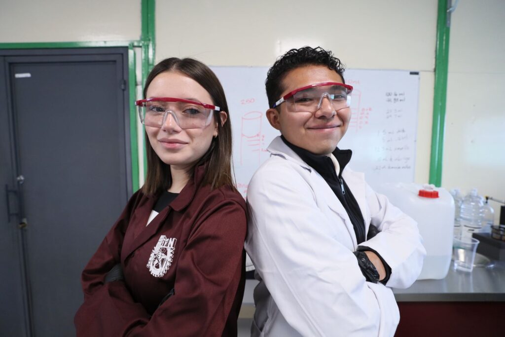 Alista IPN plástico que se disuelve y purifica el agua