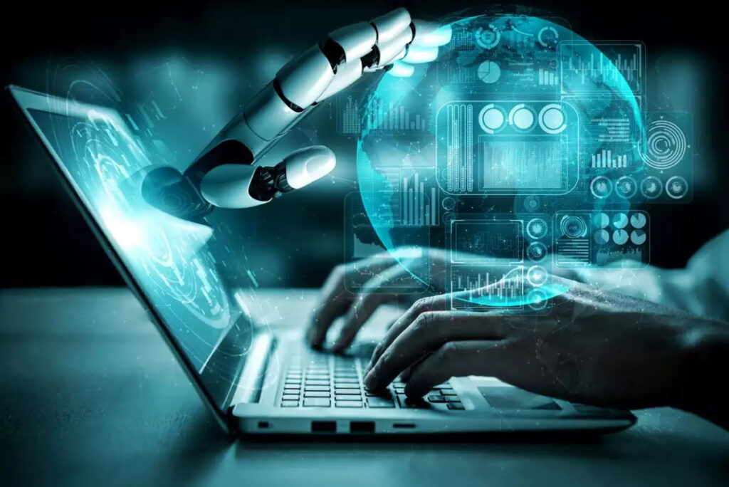 Desarrollan certificaciones en tecnología y finanzas 