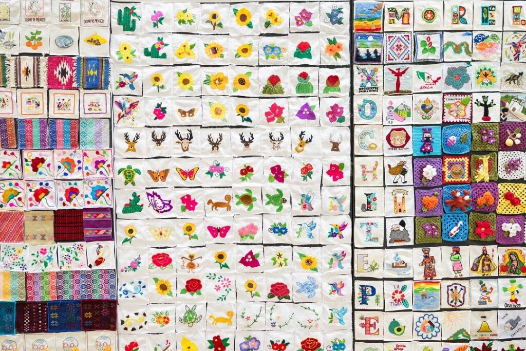 Artesanas y artesanos tejen el Récord Guinness