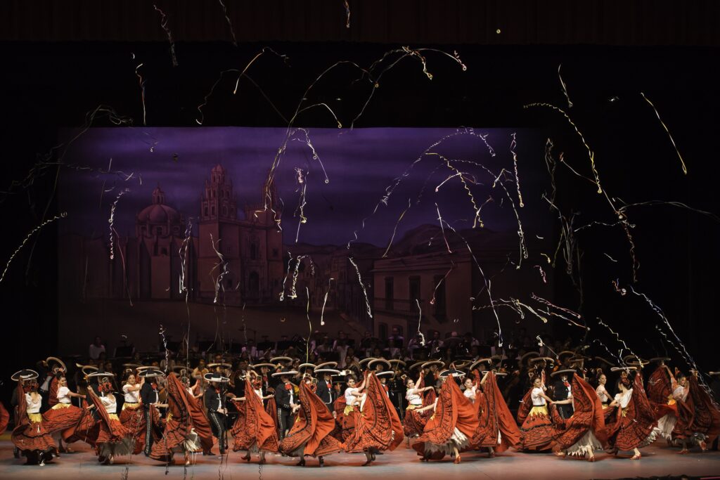 Amalia Hernández : una gala especial en Semana Santa