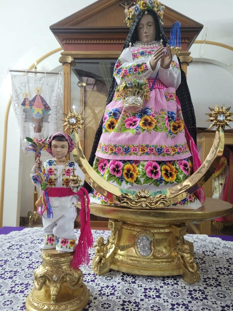 Preservan el bordado ritual otomí en Salamanca