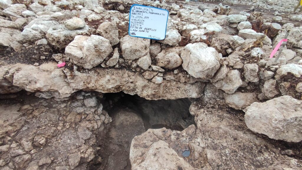 Descubren milenario contexto ritual maya