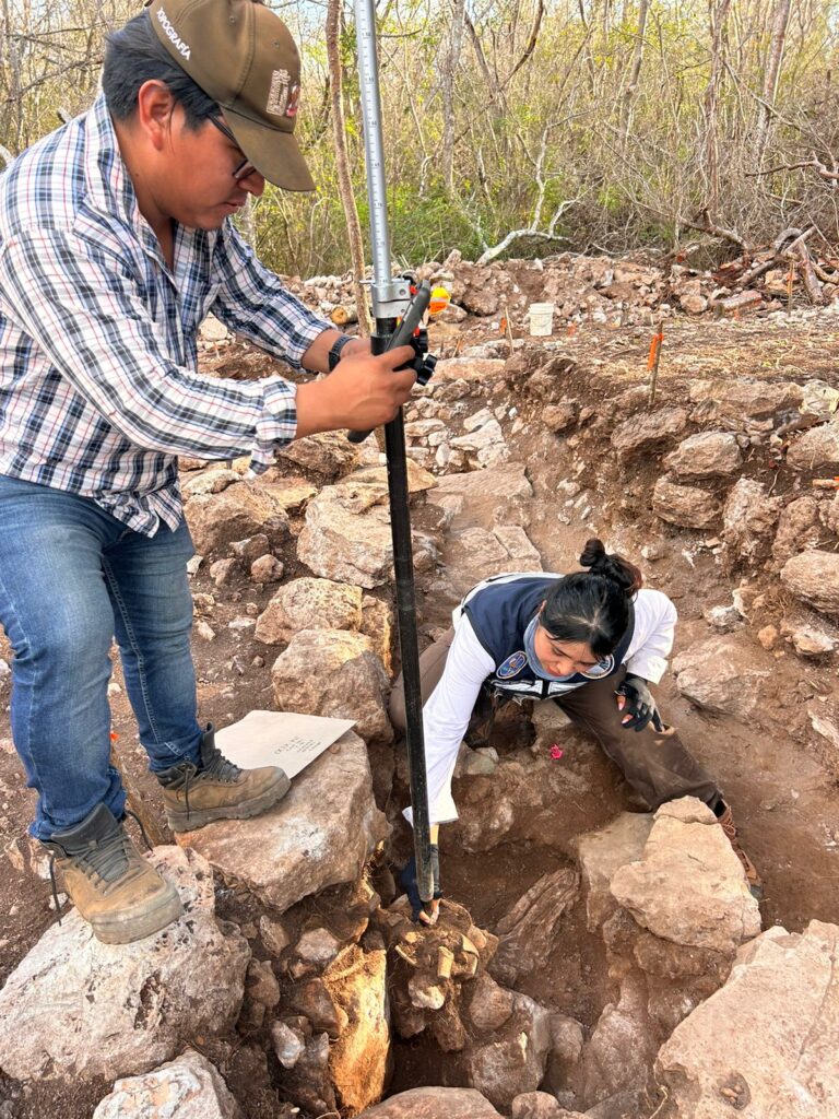 Descubren milenario contexto ritual maya