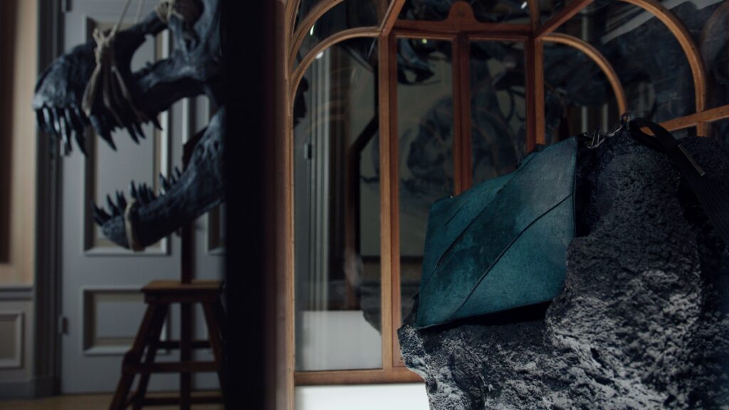 Presentan el primer bolso de lujo de cuero de T-Rex