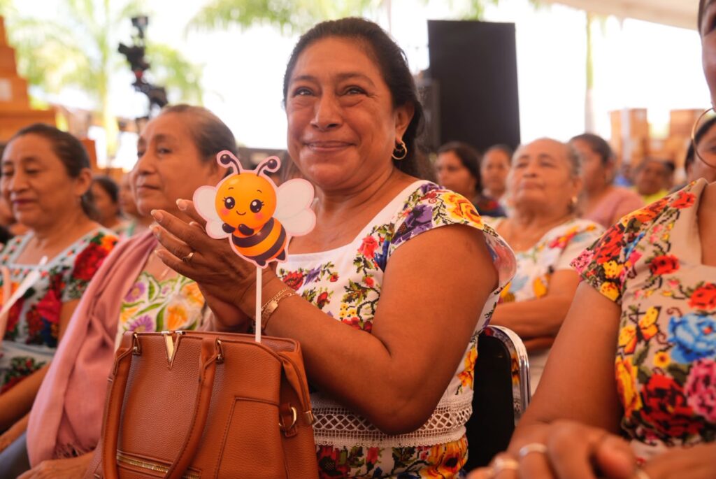 Día Nacional de las Abejas con billete de Lotería