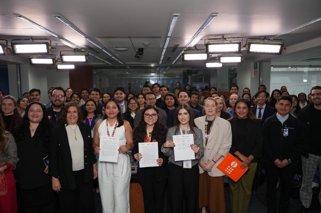 Talento chapinguero hace historia en foro mundial 