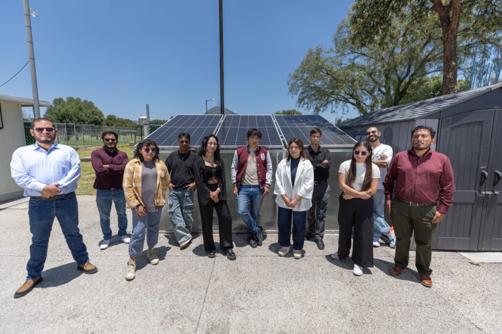 Desarrolla IPN cargadores a base de energía solar