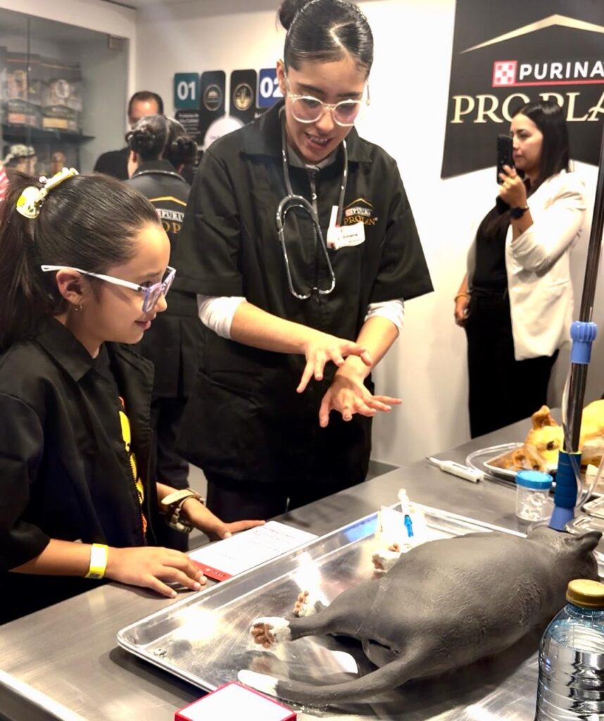 Pro Plan inaugura “Escuela Veterinaria de Purina”