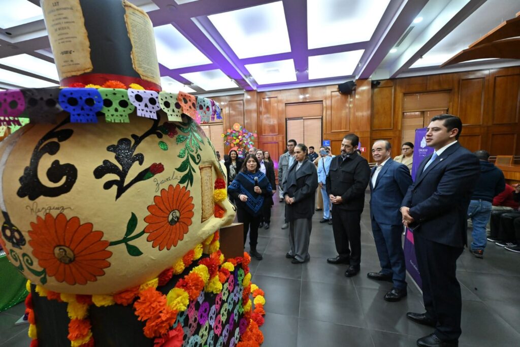 Inaugura el Congreso ofrenda de ‘Día de Muertos’ 