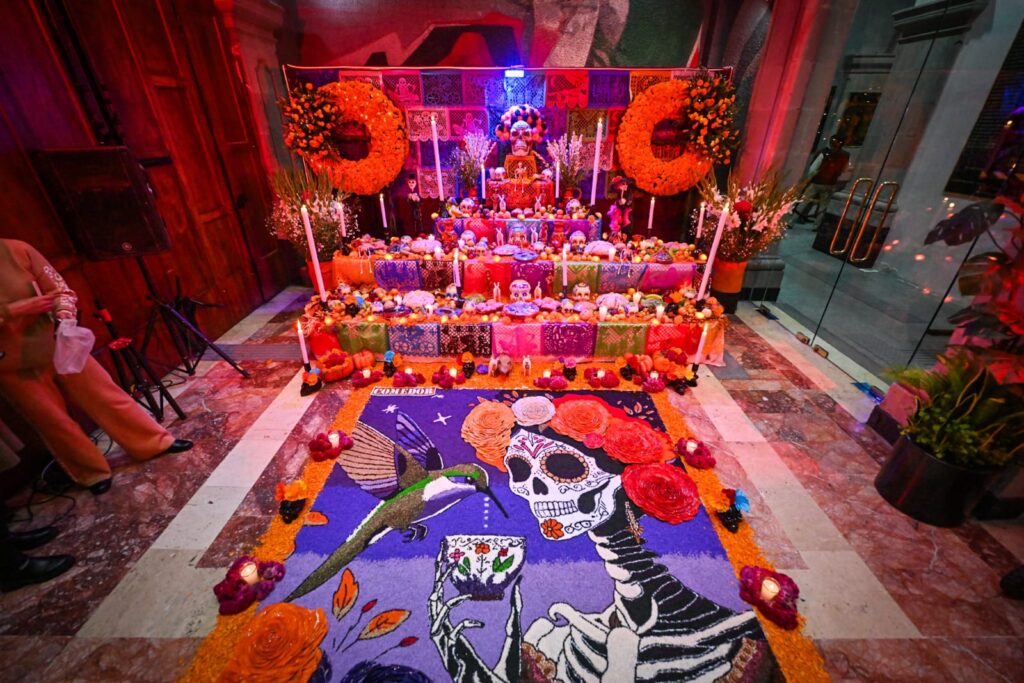 Inaugura el Congreso ofrenda de ‘Día de Muertos’ 