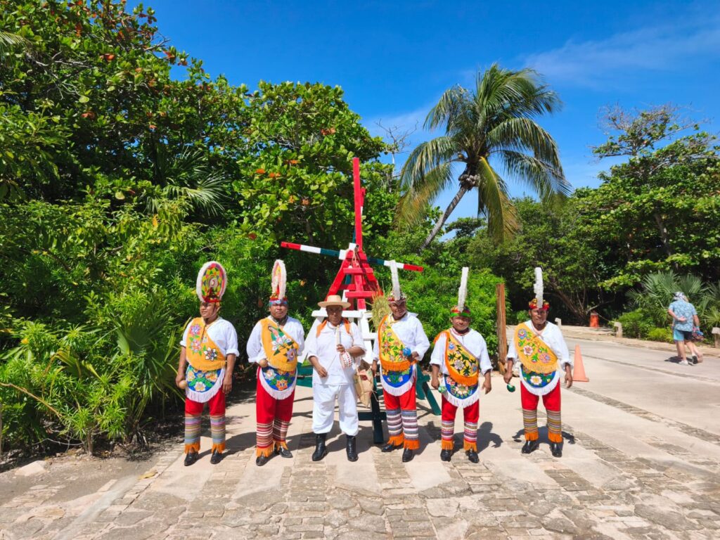 Danza de los Huahuas experiencia turística de Tulum
