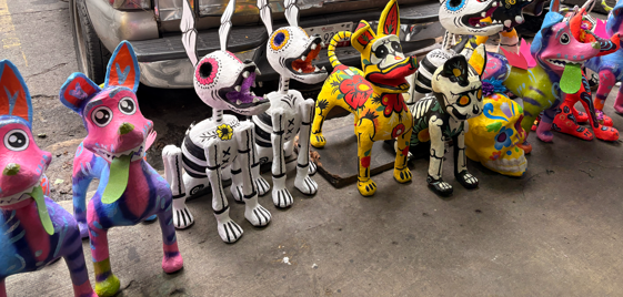 Crece venta de figuras de animales para la ofrenda
